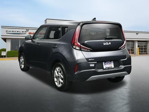 Gravity Gray 2023 Kia Soul LX