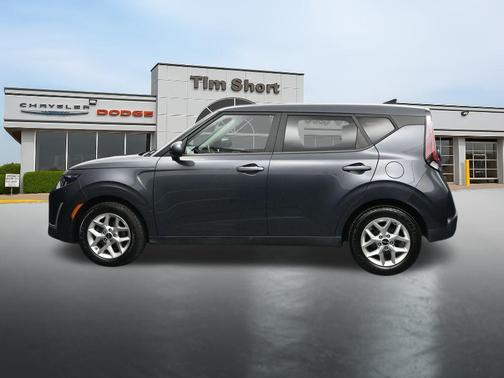 Gravity Gray 2023 Kia Soul LX