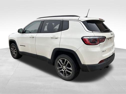 White Clearcoat 2017 Jeep New Compass Latitude