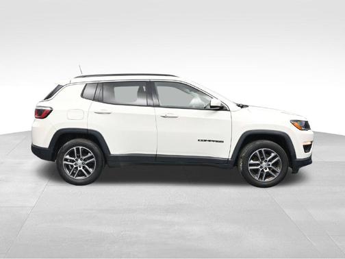 White Clearcoat 2017 Jeep New Compass Latitude