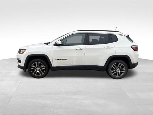 White Clearcoat 2017 Jeep New Compass Latitude