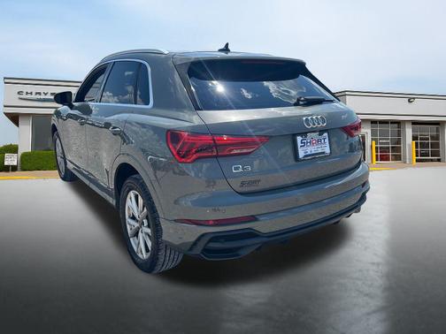 2021 Audi Q3 45 S line Premium