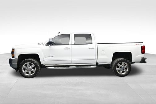 Summit White 2019 Chevrolet Silverado 2500 LT