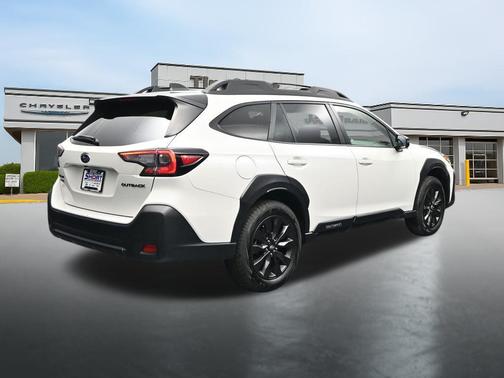 Crystal White Pearl 2025 Subaru Outback Onyx Edition