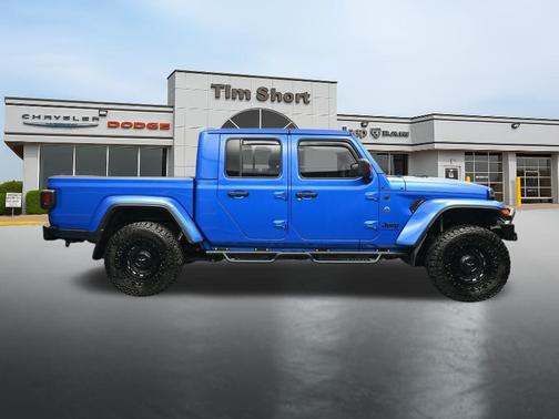 Hydro Blue Pearlcoat 2024 Jeep Gladiator Nighthawk