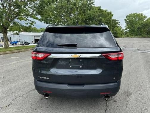 Graphite Metallic 2020 Chevrolet Traverse LT Cloth