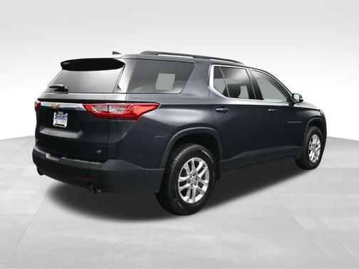 Graphite Metallic 2020 Chevrolet Traverse LT Cloth