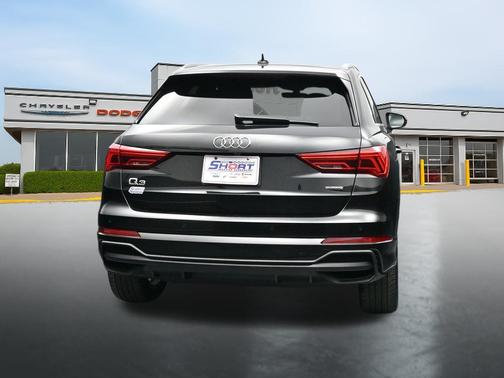 Mythos Black Metallic 2024 Audi Q3 Premium 45 TFSI S line quattro Tiptronic