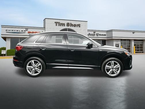Mythos Black Metallic 2024 Audi Q3 Premium 45 TFSI S line quattro Tiptronic