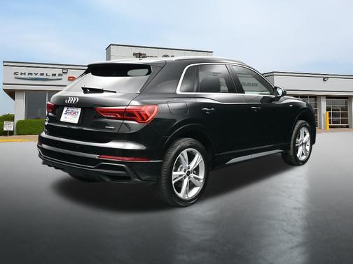 Mythos Black Metallic 2024 Audi Q3 Premium 45 TFSI S line quattro Tiptronic