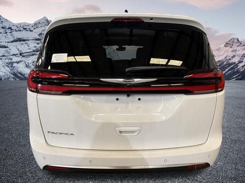 Bright White Clearcoat 2026 Chrysler Pacifica L