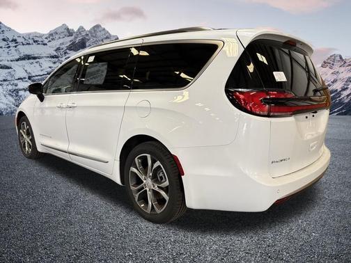 Bright White Clearcoat 2026 Chrysler Pacifica L