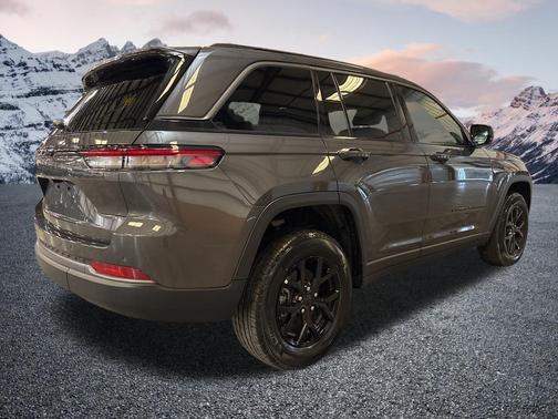 Baltic Gray Metallic Clearcoat 2026 Jeep Grand Cherokee Altitude