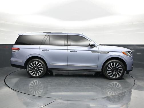 Chroma Crystal Blue Metallic Premium Colorant 2024 Lincoln Navigator Black Label