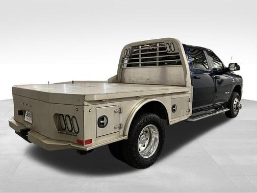 2022 RAM 3500 Big Horn Crew Cab 4x4 8' Box