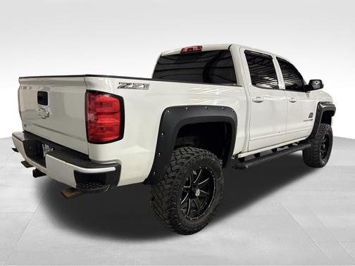 Summit White 2018 Chevrolet Silverado 1500 2LT