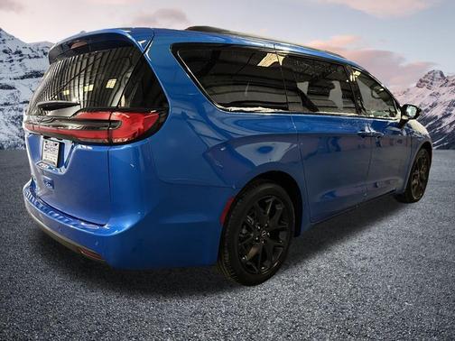 2026 Chrysler Pacifica L