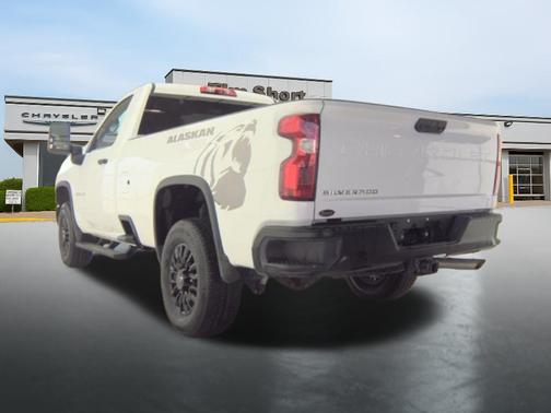 Summit White 2025 Chevrolet Silverado 2500 WT
