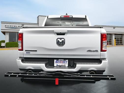 Bright White Clearcoat 2023 RAM 1500 Big Horn/Lone Star