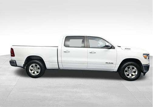 Ivory White Tri-Coat Pearlcoat 2023 RAM 1500 Laramie