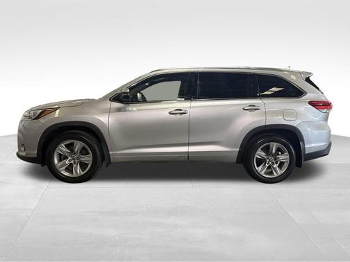 Celestial Silver Metallic 2017 Toyota Highlander Limited