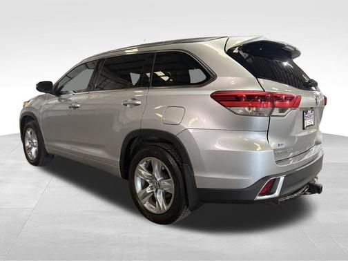 Celestial Silver Metallic 2017 Toyota Highlander Limited