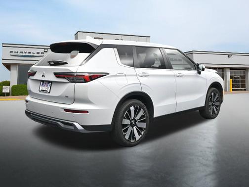 White Diamond 2025 Mitsubishi Outlander SE S-AWC