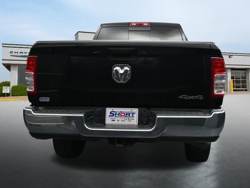 Diamond Black Crystal Pearlcoat 2024 RAM 2500 Tradesman Crew Cab 4x4 6'4' Box