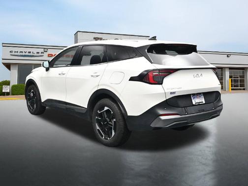 Snow White Pearl 2026 Kia Sportage SX Turbo