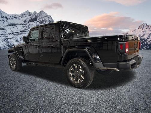 Black Clearcoat 2026 Jeep Gladiator Sahara 4x4