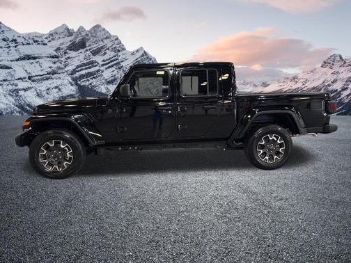 Black Clearcoat 2026 Jeep Gladiator Sahara 4x4