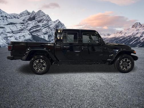 Black Clearcoat 2026 Jeep Gladiator Sahara 4x4