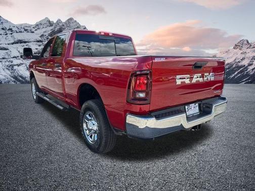 2026 RAM 2500 Tradesman Crew Cab 4x4 6'4' Box