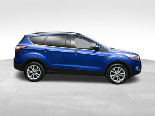 Ruby Red Metallic Tinted Clearcoat 2017 Ford Escape SE