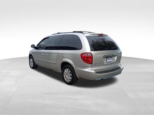 2005 Chrysler Town & Country Touring
