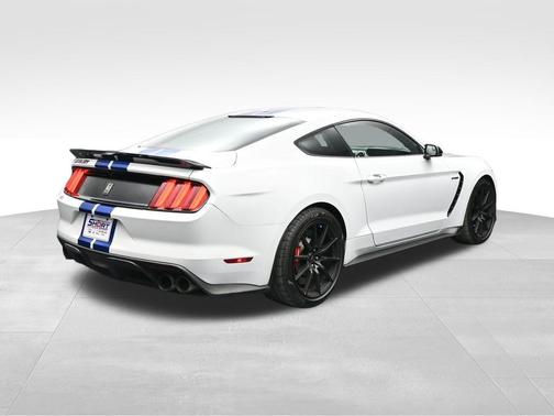 Oxford White 2017 Ford Shelby GT350 Base