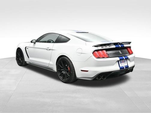 Oxford White 2017 Ford Shelby GT350 Base