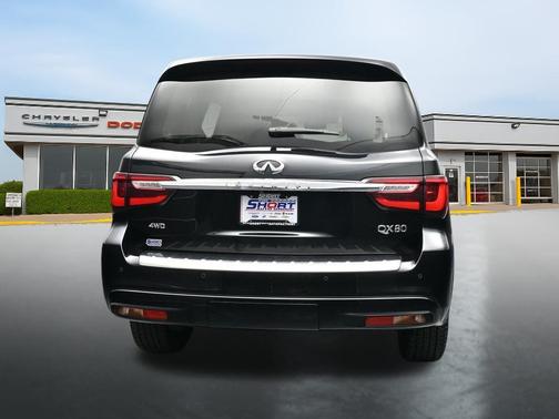 Mineral Black 2022 INFINITI QX80 Luxe