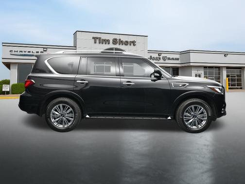 Mineral Black 2022 INFINITI QX80 Luxe