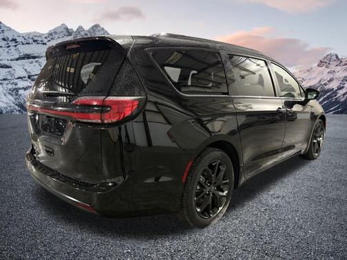 2026 Chrysler Pacifica L