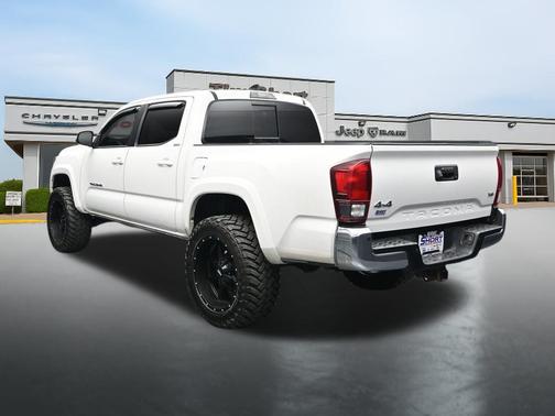 Ice Cap 2023 Toyota Tacoma SR5