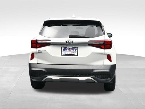 Snow White Pearl 2021 Kia Seltos LX