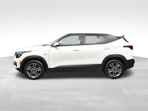 Snow White Pearl 2021 Kia Seltos LX