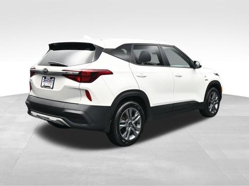 Snow White Pearl 2021 Kia Seltos LX