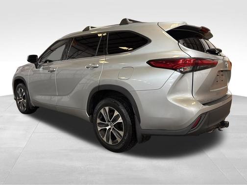Celestial Silver Metallic 2020 Toyota Highlander XLE
