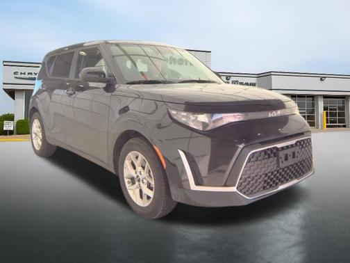 Fusion Black 2025 Kia Soul LX