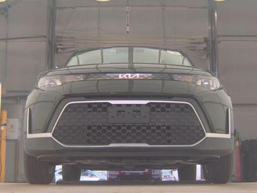 Fusion Black 2025 Kia Soul LX