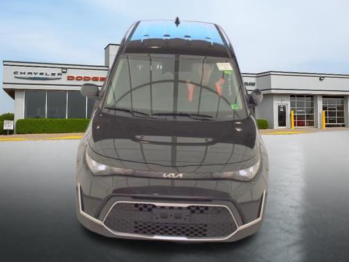 Fusion Black 2025 Kia Soul LX