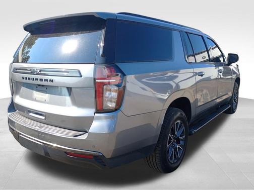 2022 Chevrolet Suburban 4WD Z71