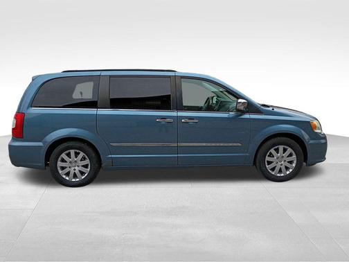 2011 Chrysler Town & Country Touring-L